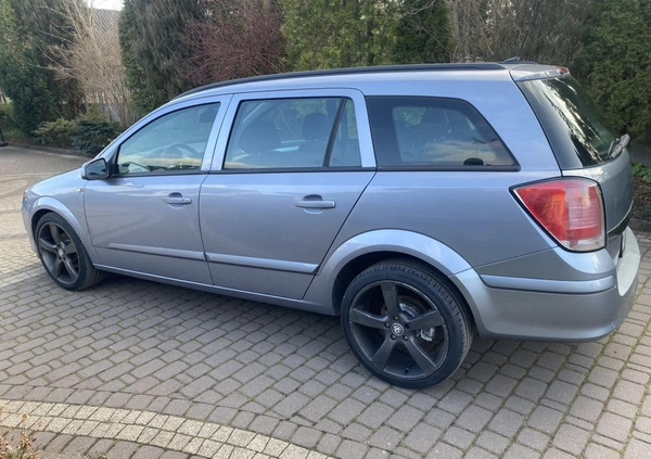 Opel Astra cena 8999 przebieg: 193000, rok produkcji 2006 z Łobżenica małe 67